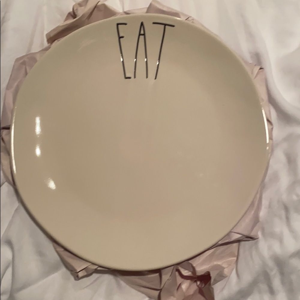 Rae Dunn set of 4 eat plates (large plates)